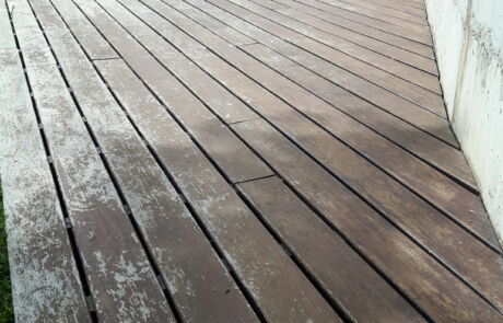 Sanejament de tarima al voltant d´una piscina Sanejament de tarima al voltant d´una piscina